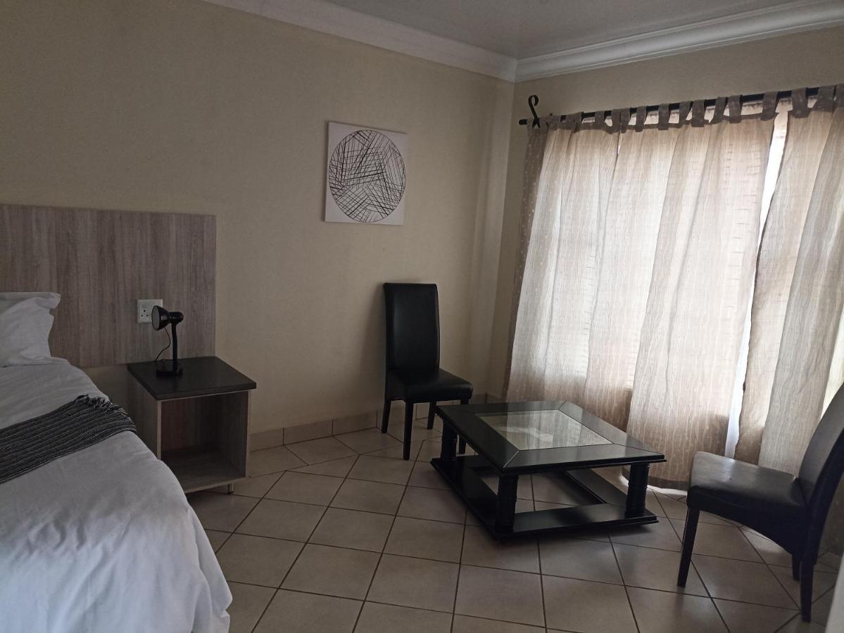 Hotel 4 Seasons Country Club Bronkhorstspruit Esterno foto